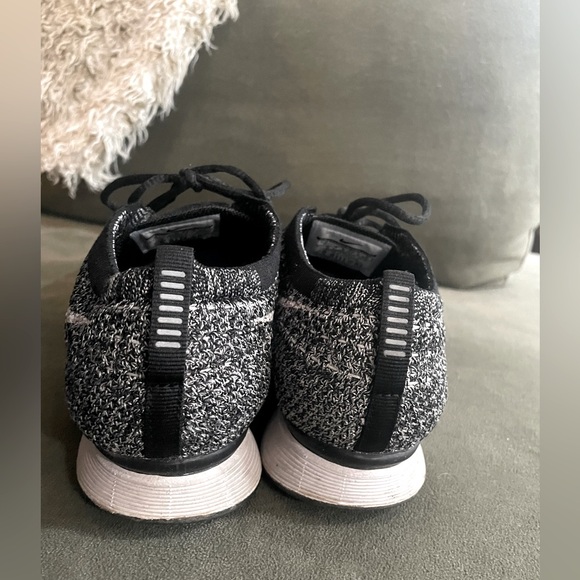 Excellent Condition Nike Running Shoes - Picture 3 of 6